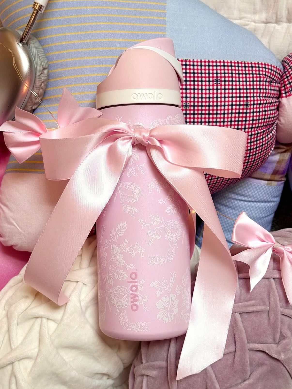 Pink Ribbon  Owala FreeSip 32oz Water Bottle