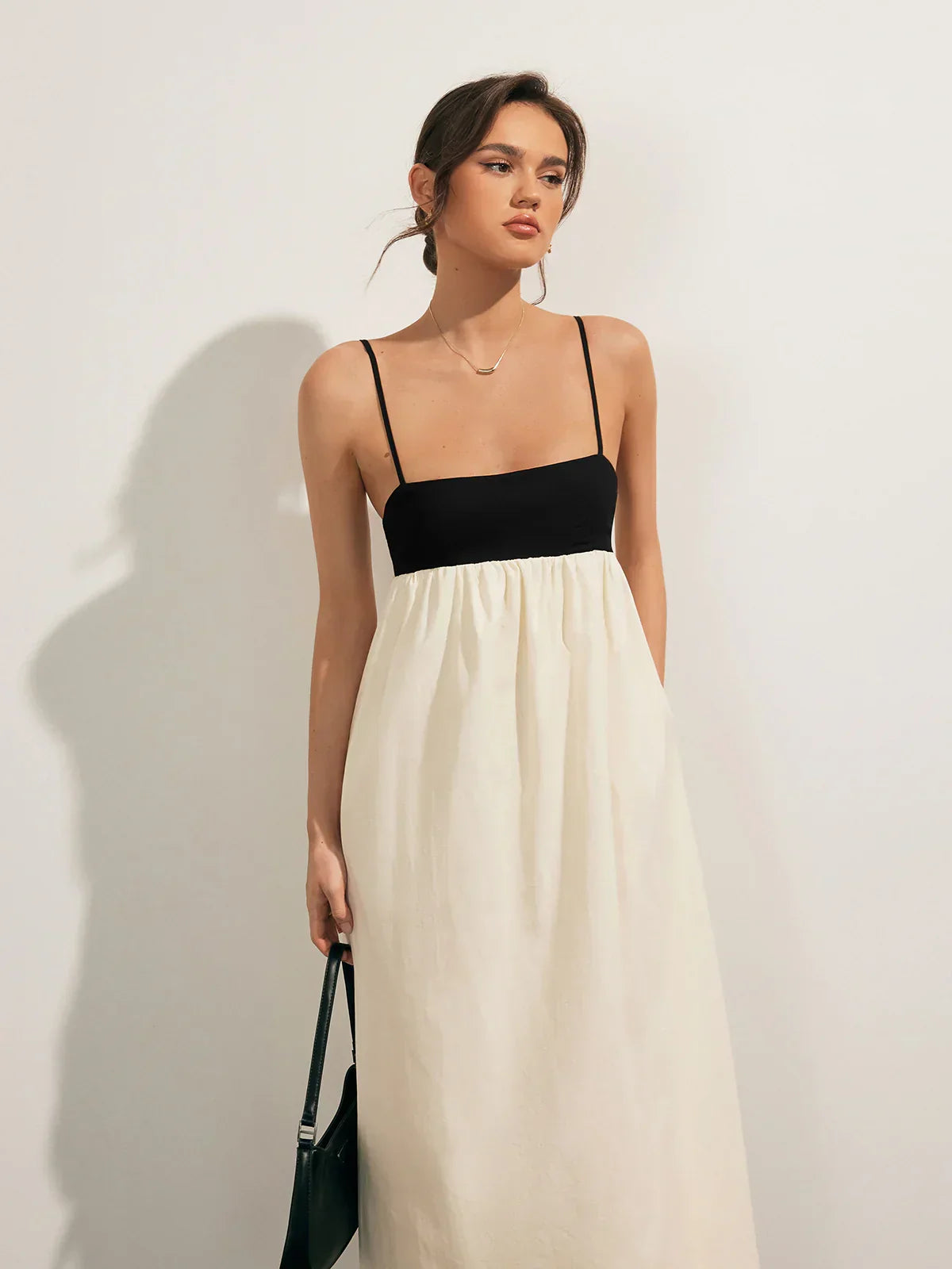 Contrast Open-Back Pocket Dress